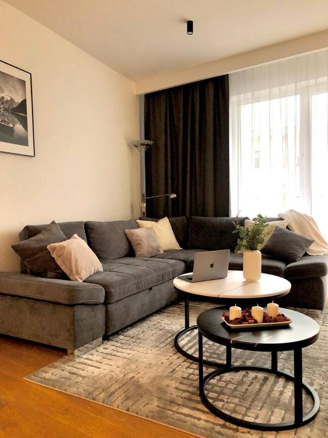 Apartaments Airport Okecie Premium Варшава Екстер'єр фото