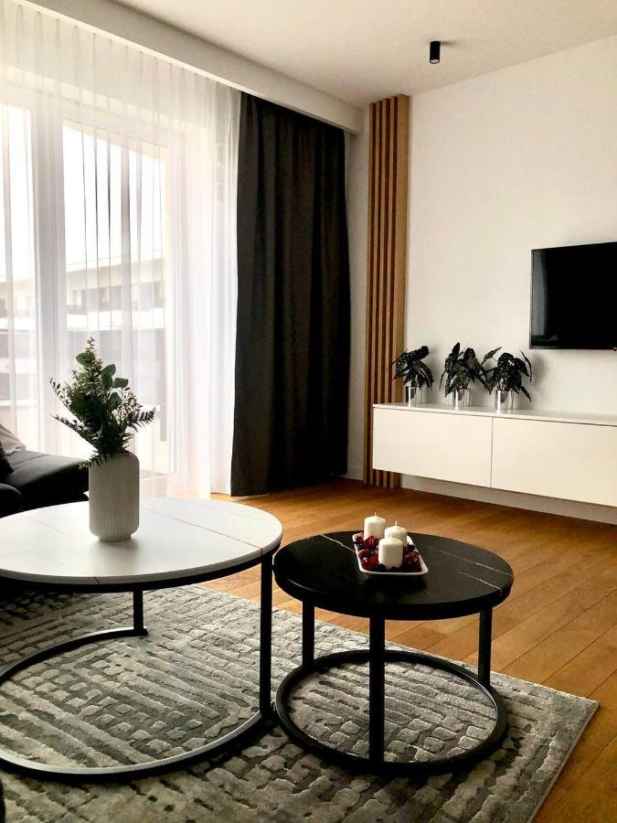 Apartaments Airport Okecie Premium Варшава Екстер'єр фото