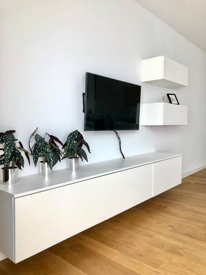 Apartaments Airport Okecie Premium Варшава Екстер'єр фото