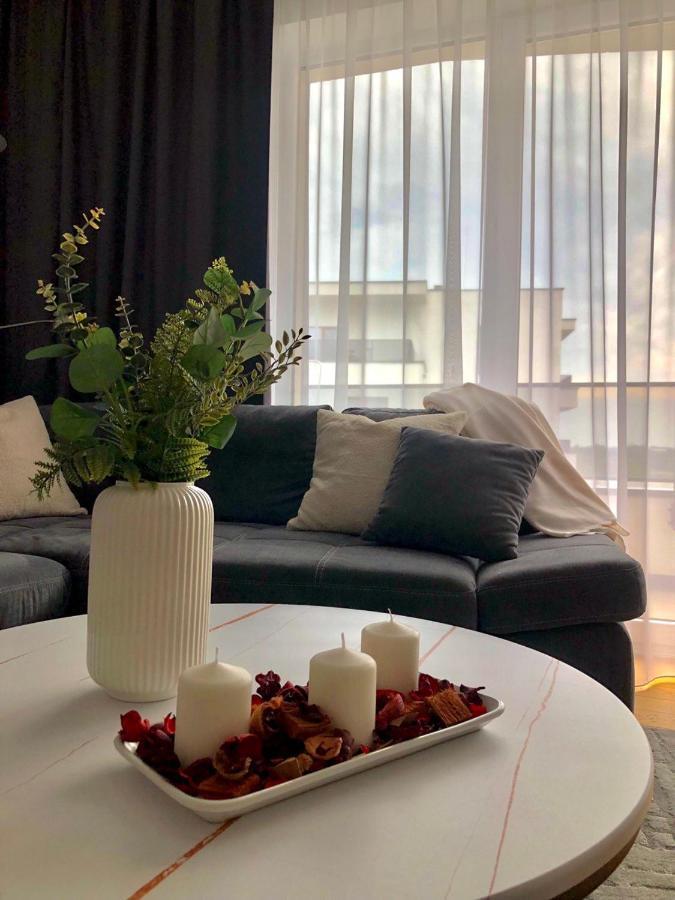 Apartaments Airport Okecie Premium Варшава Екстер'єр фото
