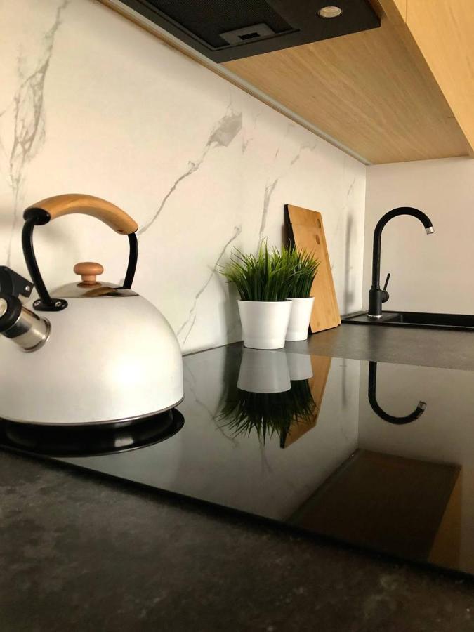 Apartaments Airport Okecie Premium Варшава Екстер'єр фото