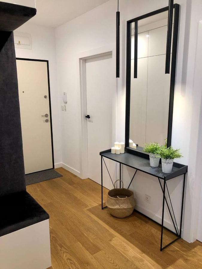 Apartaments Airport Okecie Premium Варшава Екстер'єр фото